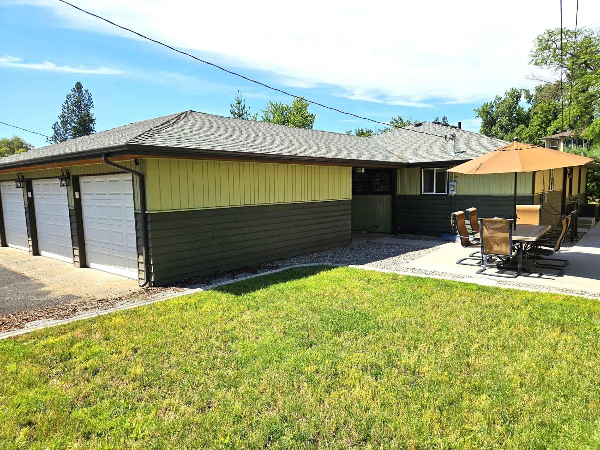 Theatrical Escape South Hill Near Downtown Holiday home *